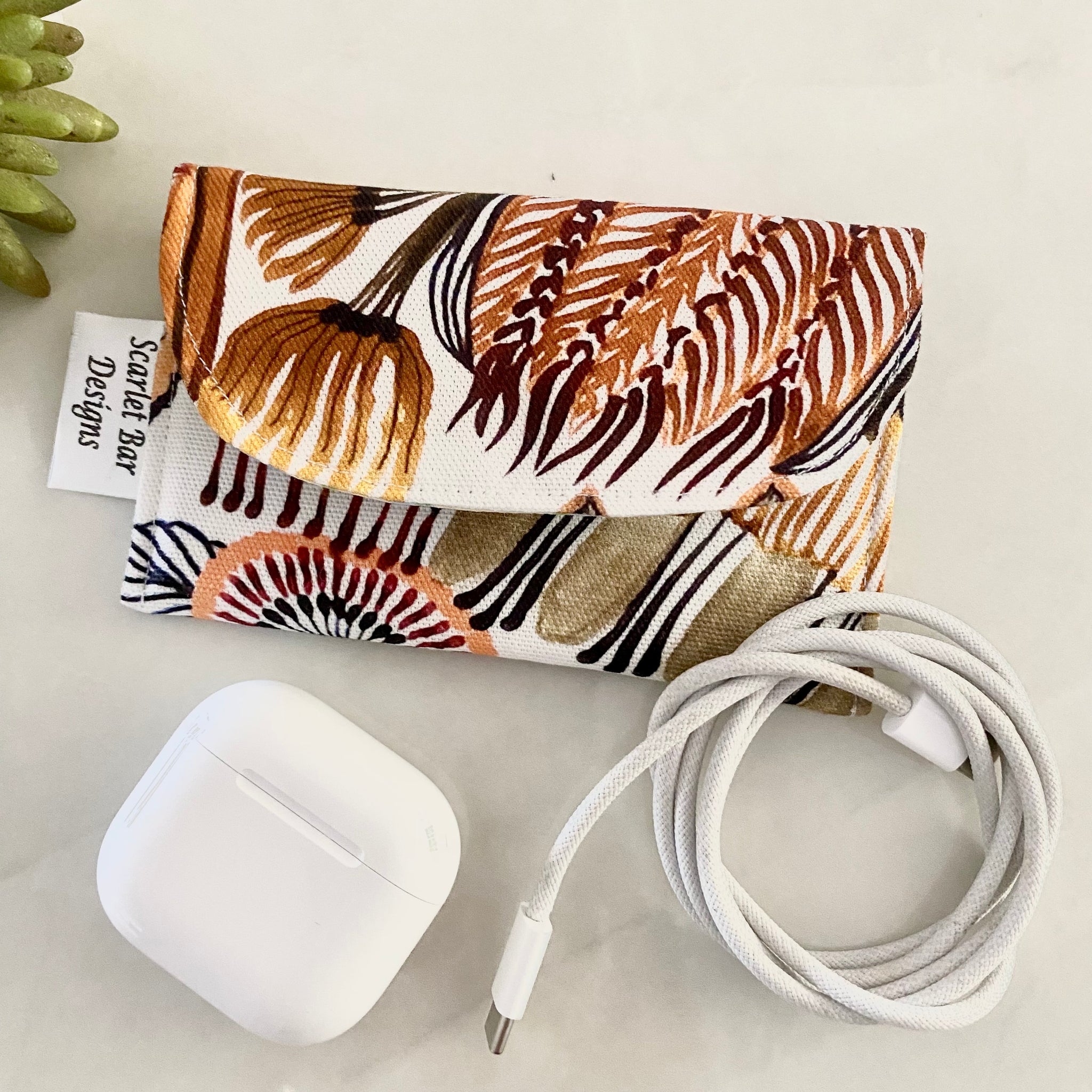 Kirsten Katz Neutral Natives Earbud/Cable Case