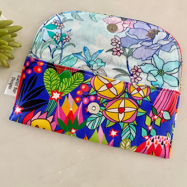 Kirsten Katz Parrots Print Sunglasses Case