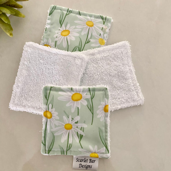 Country Garden Daisy Print Makeup Remover Wipes