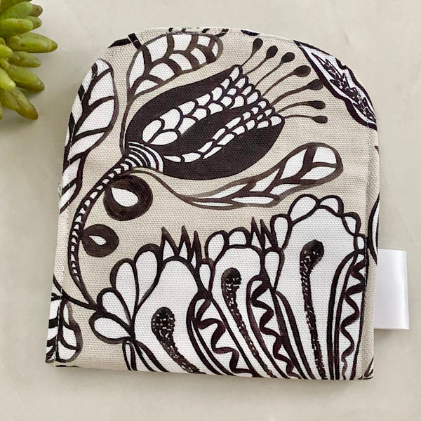 Kirsten Katz Tribal Natives Earbud/Cable Case