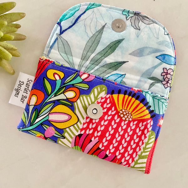Kirsten Katz Parrots Print Earbud/Cable Case