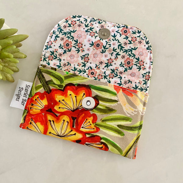 Kirsten Katz Kangaroo Paws Earbud/Cable Case