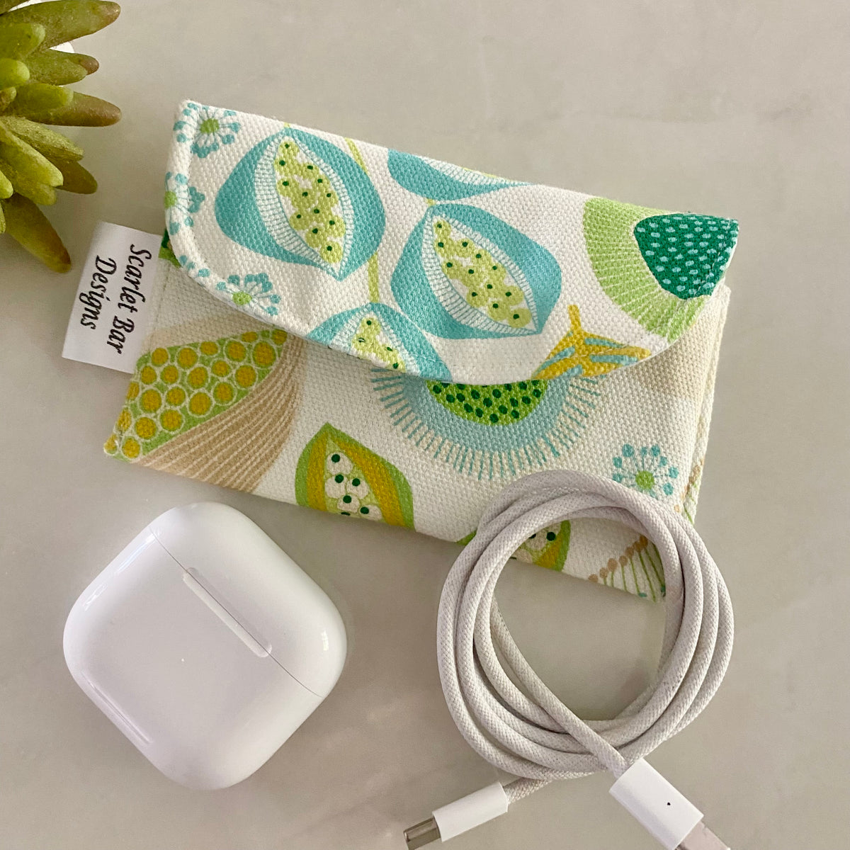 Jocelyn Proust Native Pods Earbud/Cable Case – Scarlet Bar Designs