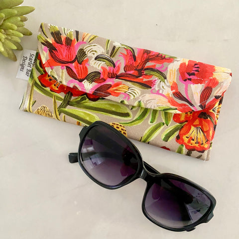 Kirsten Katz Kangaroo Paws Print Sunglasses Case