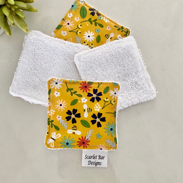Country Garden Working Bee Print Makeup Remover Wipes