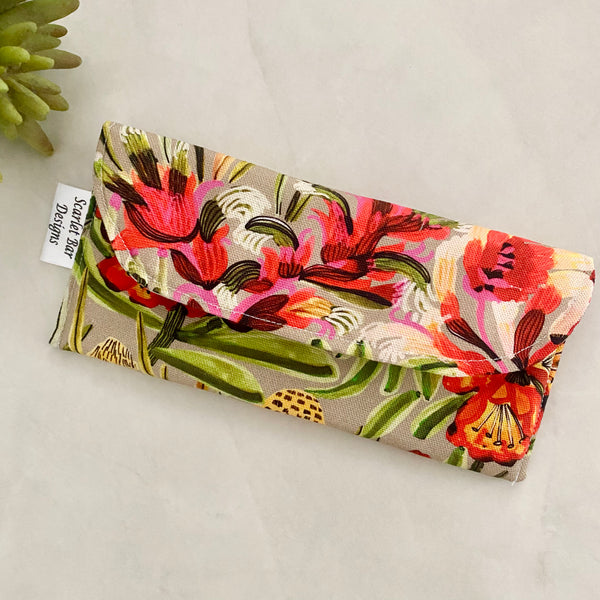 Kirsten Katz Kangaroo Paws Print Sunglasses Case